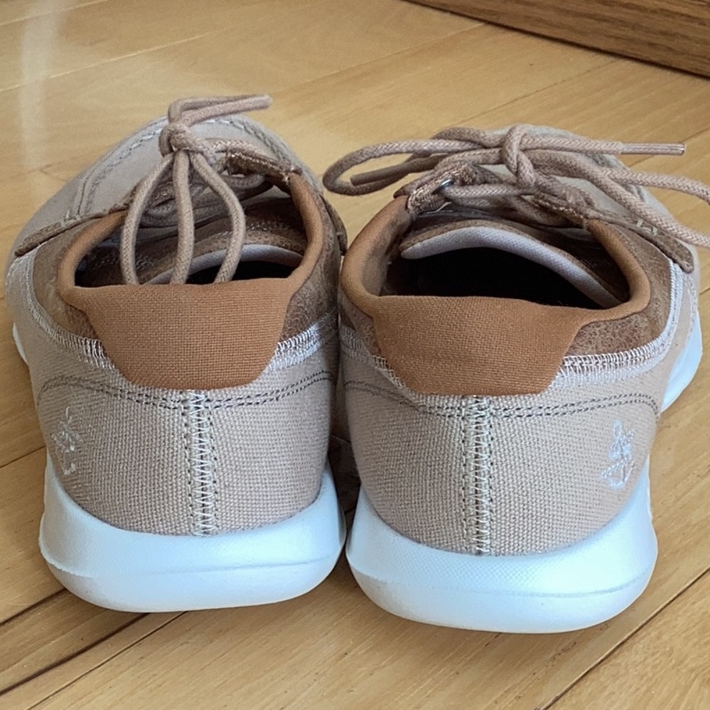 Skechers on the go GOGA Max Women's Tan boat shoes, women’s size 7 - Picture 4 of 16